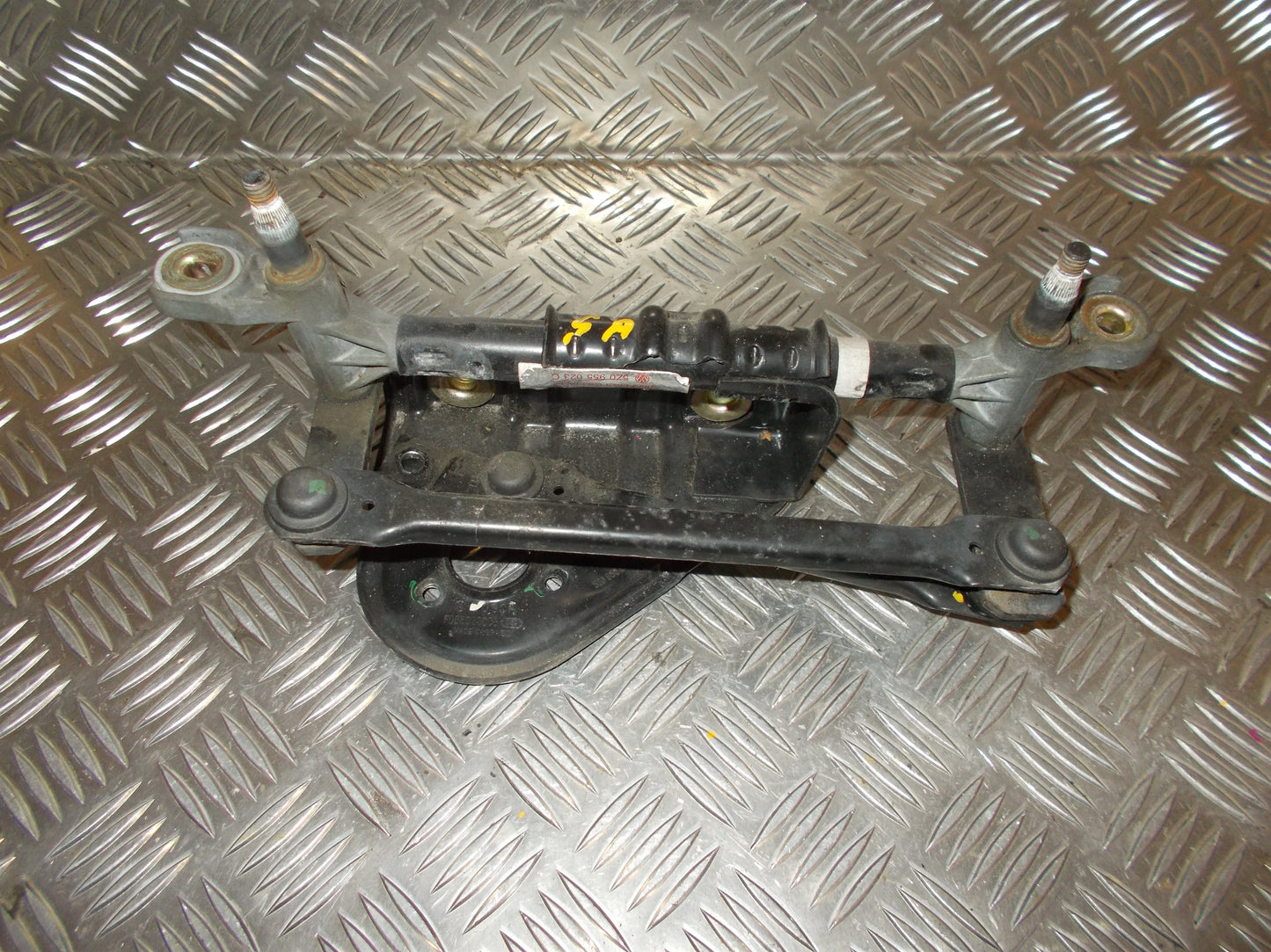 VW Fox 5Z Viskertræk Med OEM Nr. 5Z0955023C Fra VW Ophugger