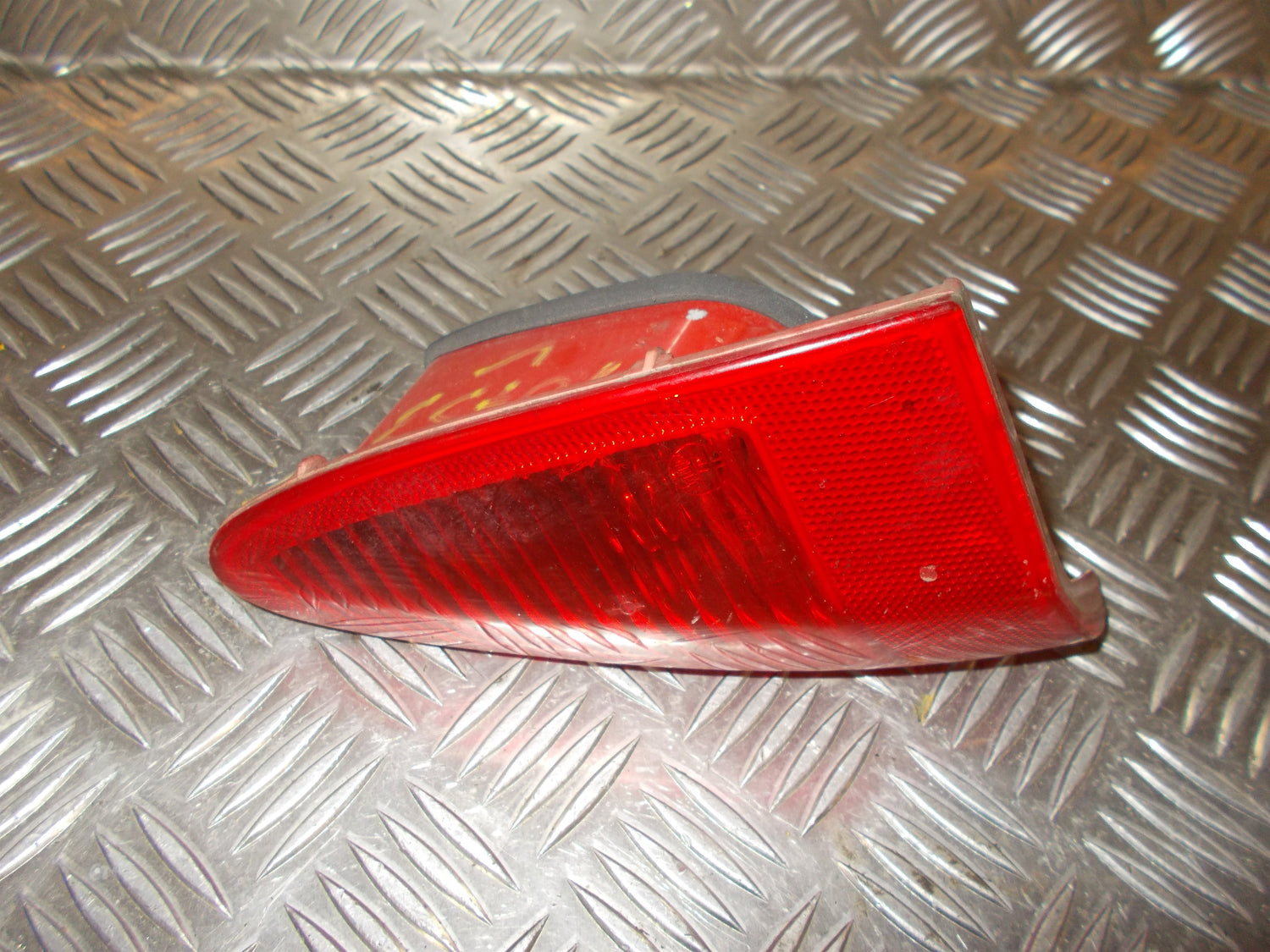 Alfa Romeo Alfa 147 Baglygte Med OEM Nr. Ophugger Fra Alfa Romeo Ophugger