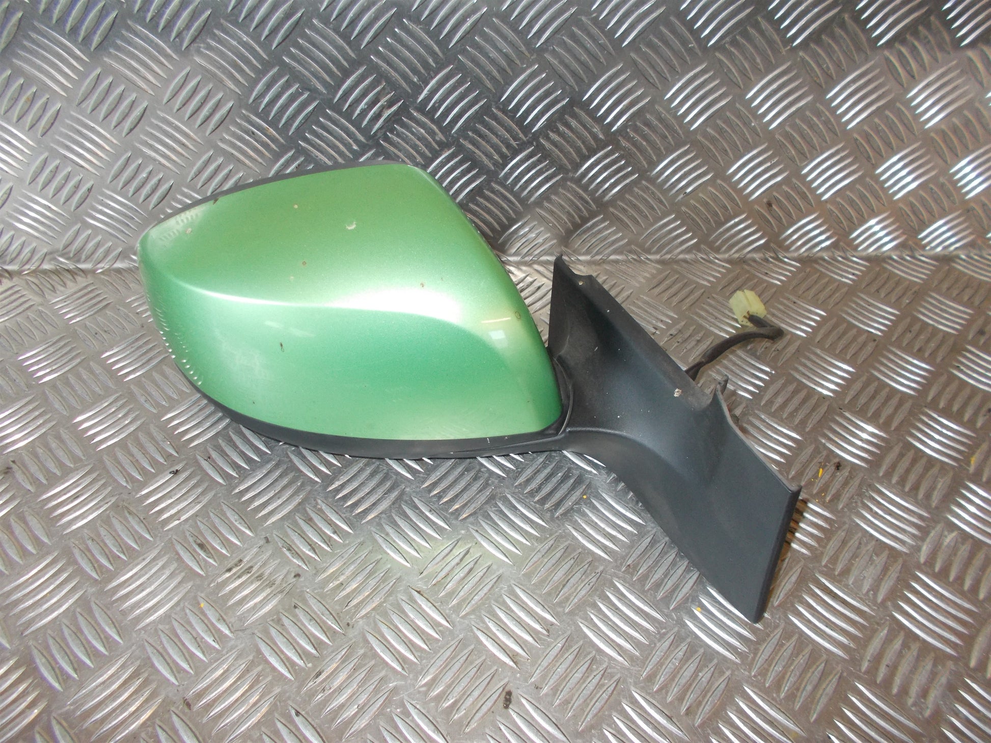 Suzuki Splash Sidespejl Med OEM Nr. Ophugger Fra Suzuki Ophugger