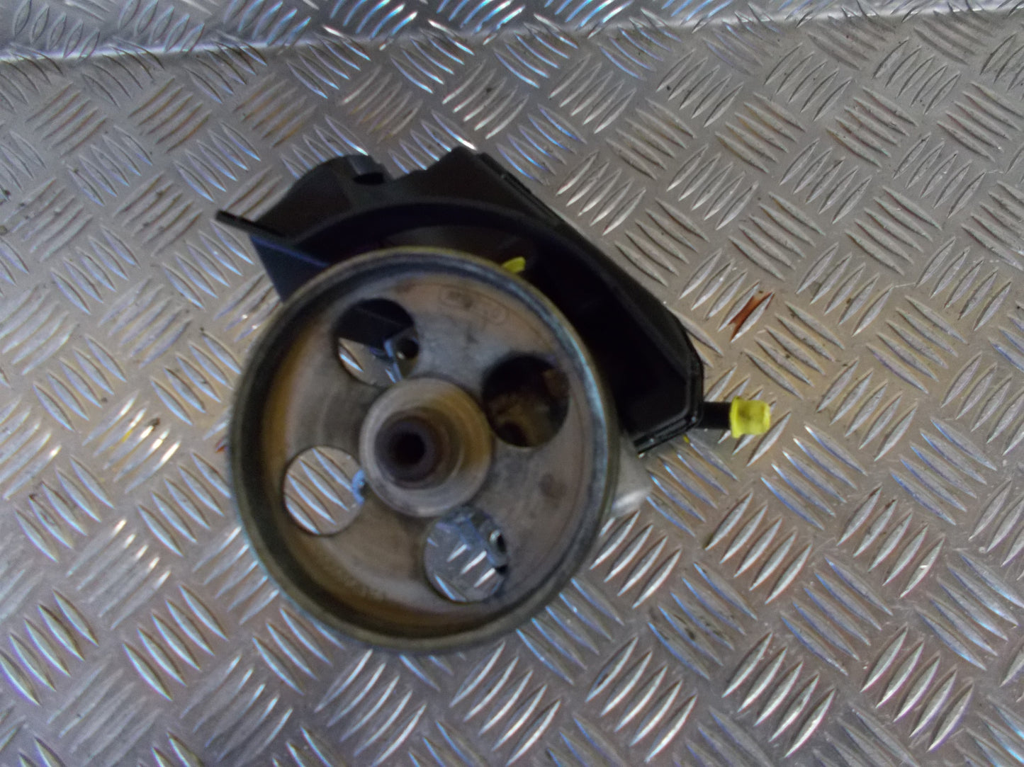 Peugeot 206 Servopumpe Med OEM Nr. 9643691180 Fra Peugeot Ophugger