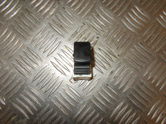 Nissan Micra K13 Kontakt Rudehejs Med OEM Nr. Ophugger Fra Nissan Ophugger