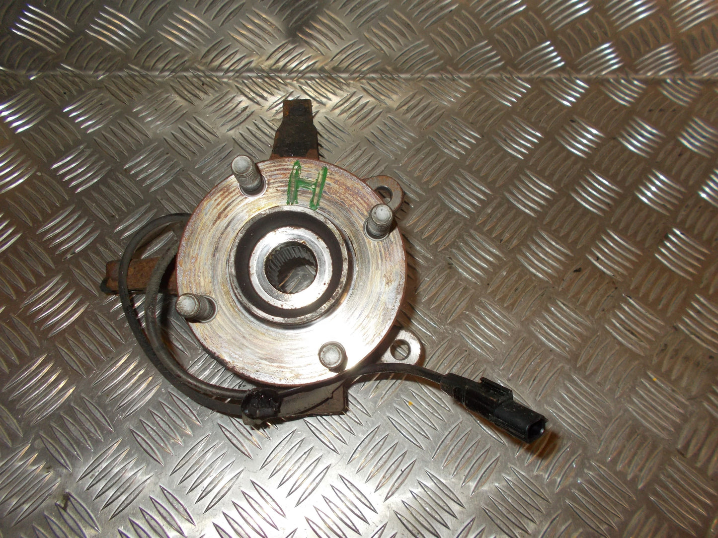 Nissan Micra K13 Spindel For H Med OEM Nr. 400141HA0A Fra Nissan Ophugger