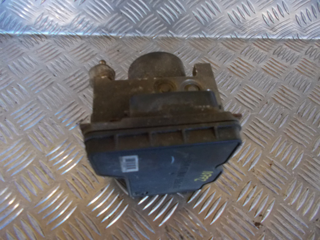 Nissan Micra K13 ABS Pumpe Med OEM Nr. 0265956096 Fra Nissan Ophugger