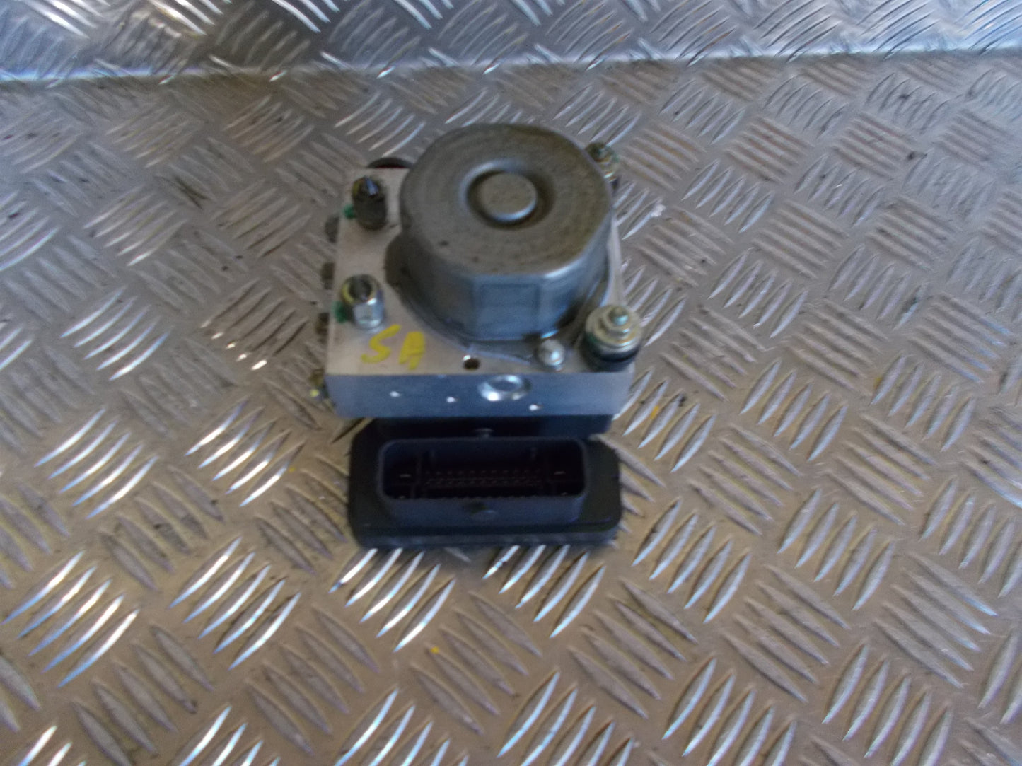 Nissan Micra K13 ABS Pumpe Med OEM Nr. 476603HN5A Fra Nissan Ophugger