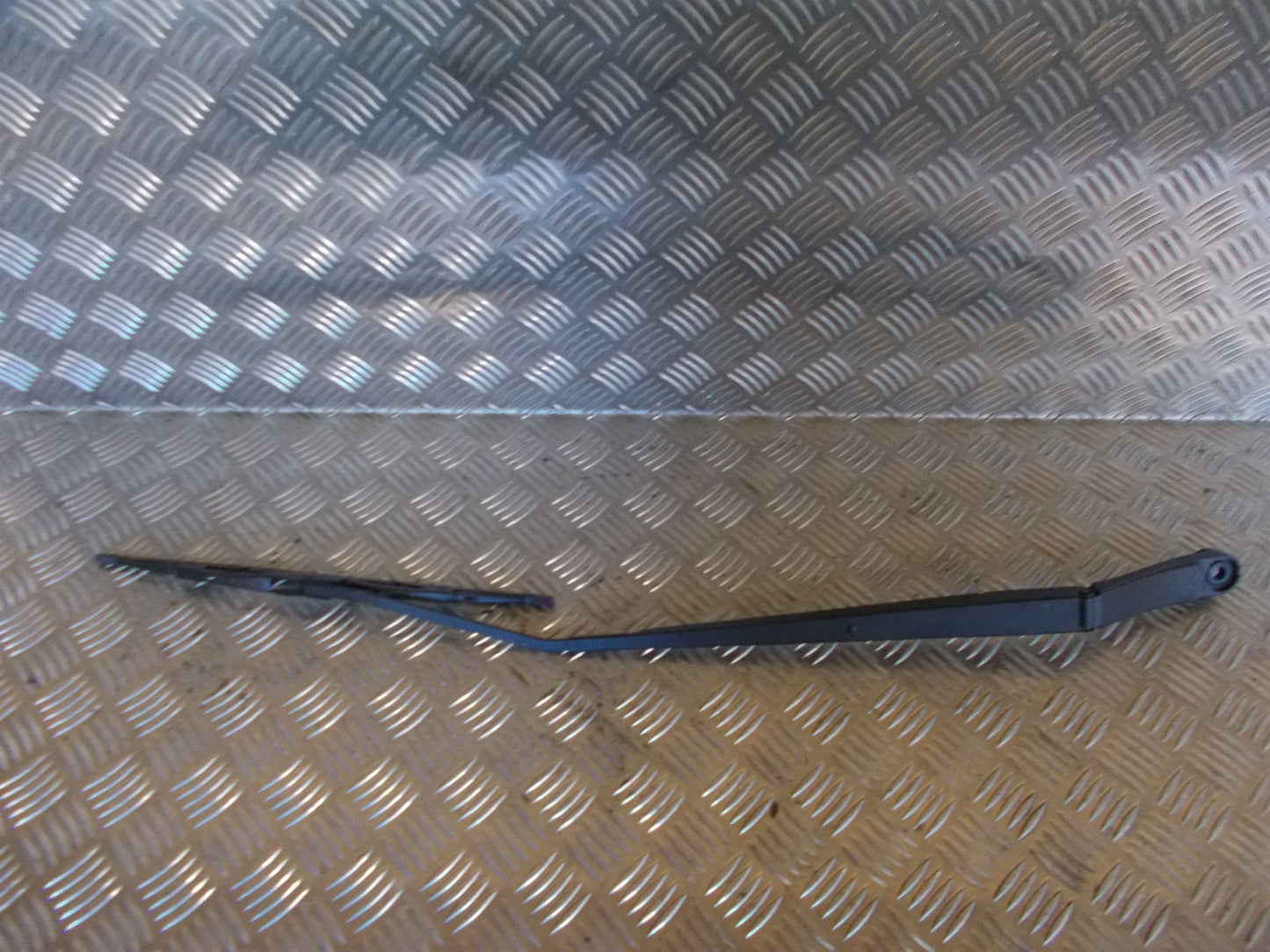 Nissan Micra K13 Viskerarm Med OEM Nr. Ophugger Fra Nissan Ophugger