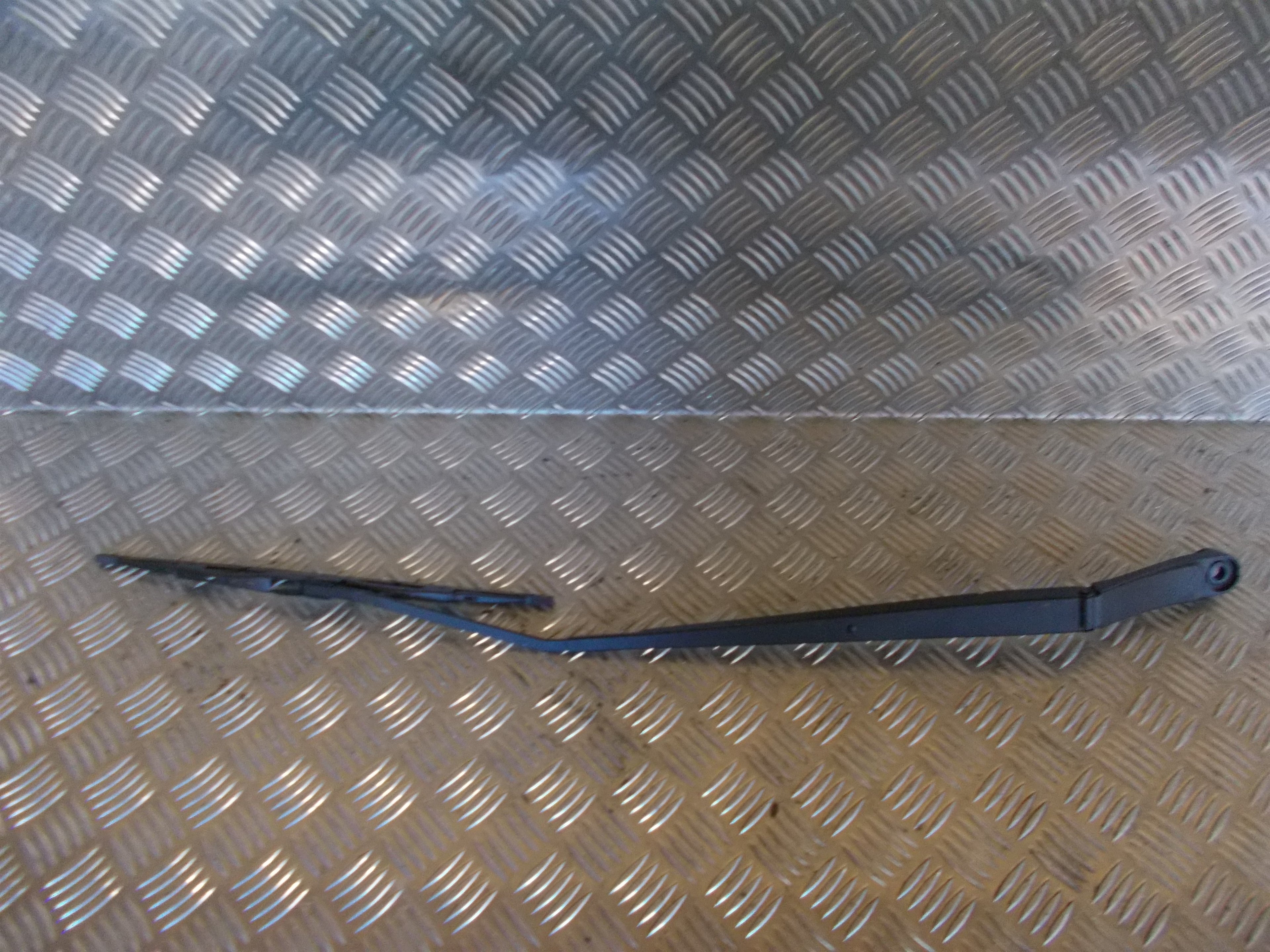 Nissan Micra K13 Viskerarm Med OEM Nr. Ophugger Fra Nissan Ophugger
