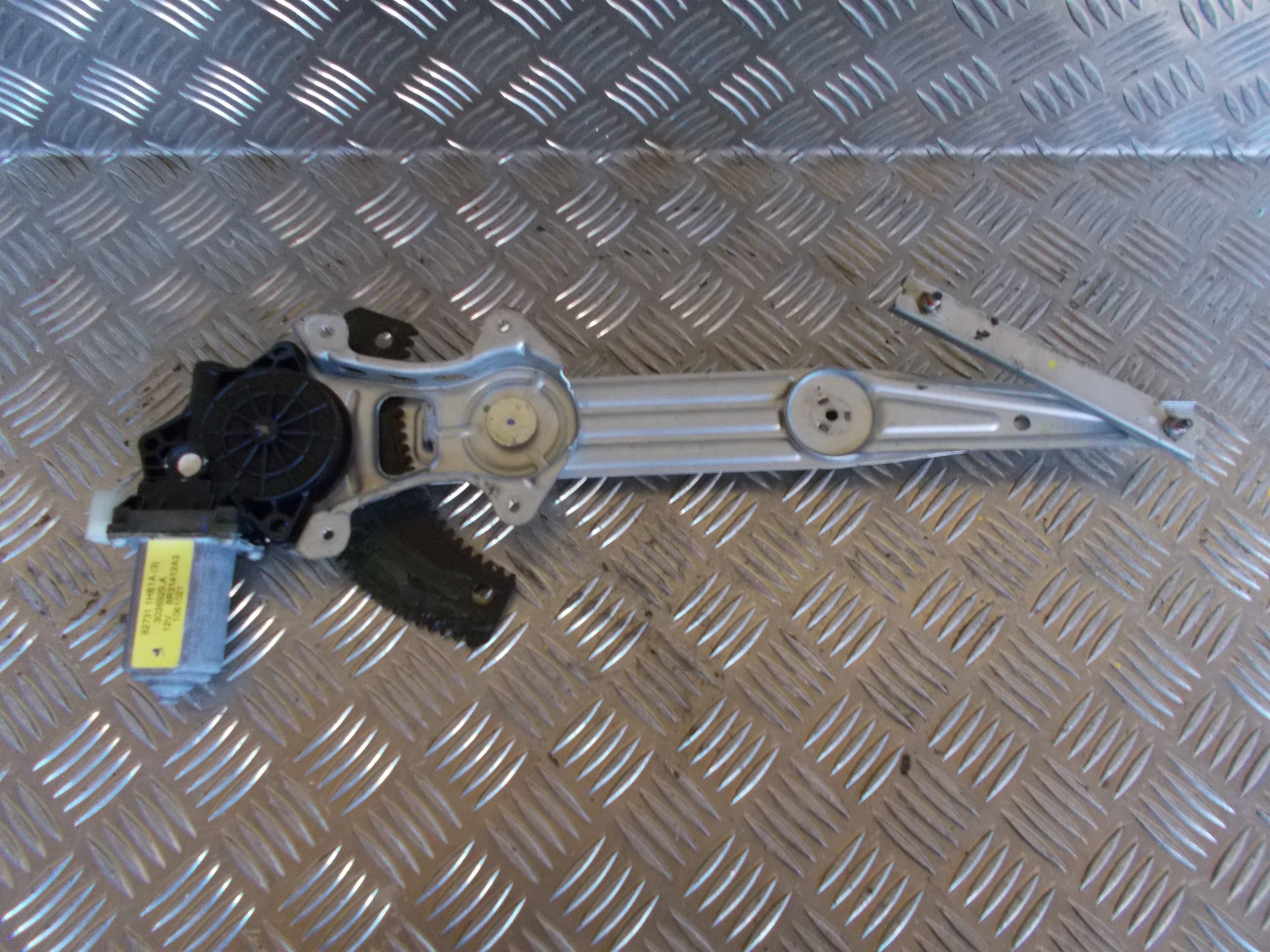 Nissan Micra K13 Rudemotor - Rudehejs Med OEM Nr. 827311HB1A Fra Nissan Ophugger