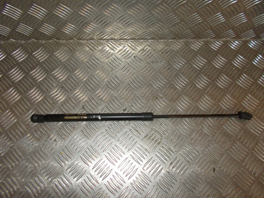 Nissan Micra K13 Bagklapsdæmper Med OEM Nr. 904503HN0A Fra Nissan Ophugger