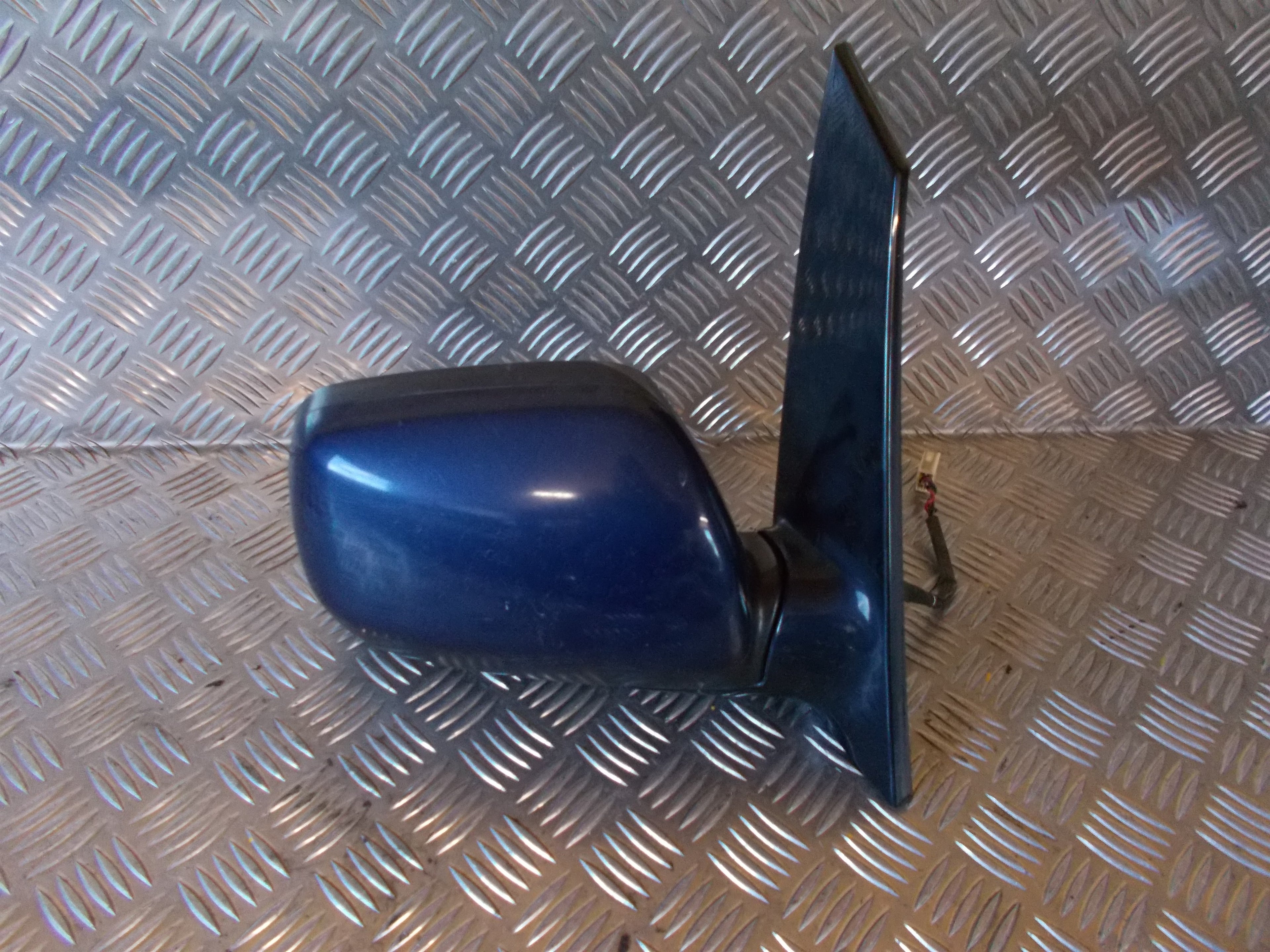 Toyota Avensis Verso Sidespejl Med OEM Nr. 8791044110 Fra Toyota Ophugger