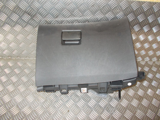 Opel Astra J Handskerum Med OEM Nr. 13313192 Fra Opel Ophugger