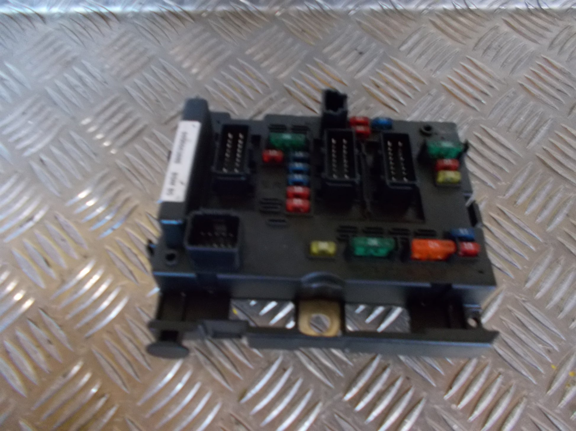 Peugeot 307 Sikringsboks Med OEM Nr. 9650663880 Fra Peugeot Ophugger