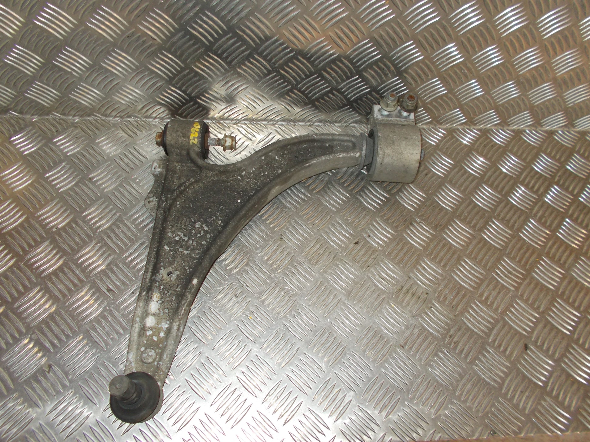 Opel Astra J Bærearm F.N. V Med OEM Nr. 13401129 Fra Opel Ophugger