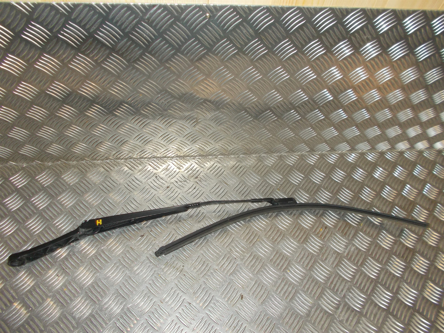 Opel Astra J Viskerarm Med OEM Nr. Ophugger Fra Opel Ophugger