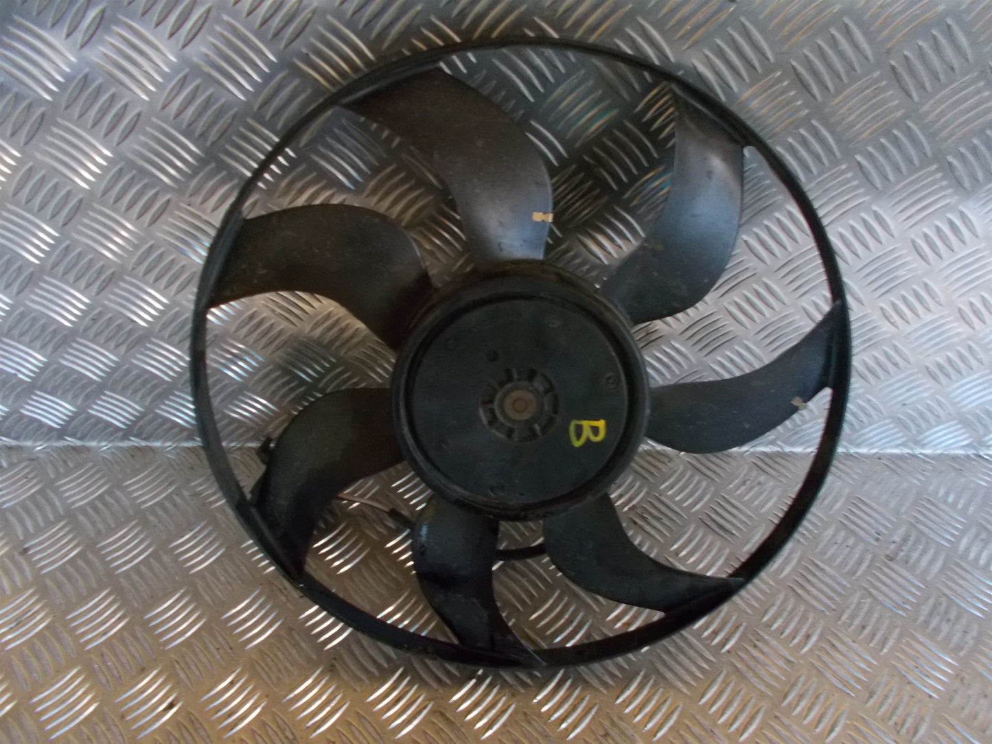 Opel Astra J Kølerblæser El Med OEM Nr. 0130303345 Fra Opel Ophugger