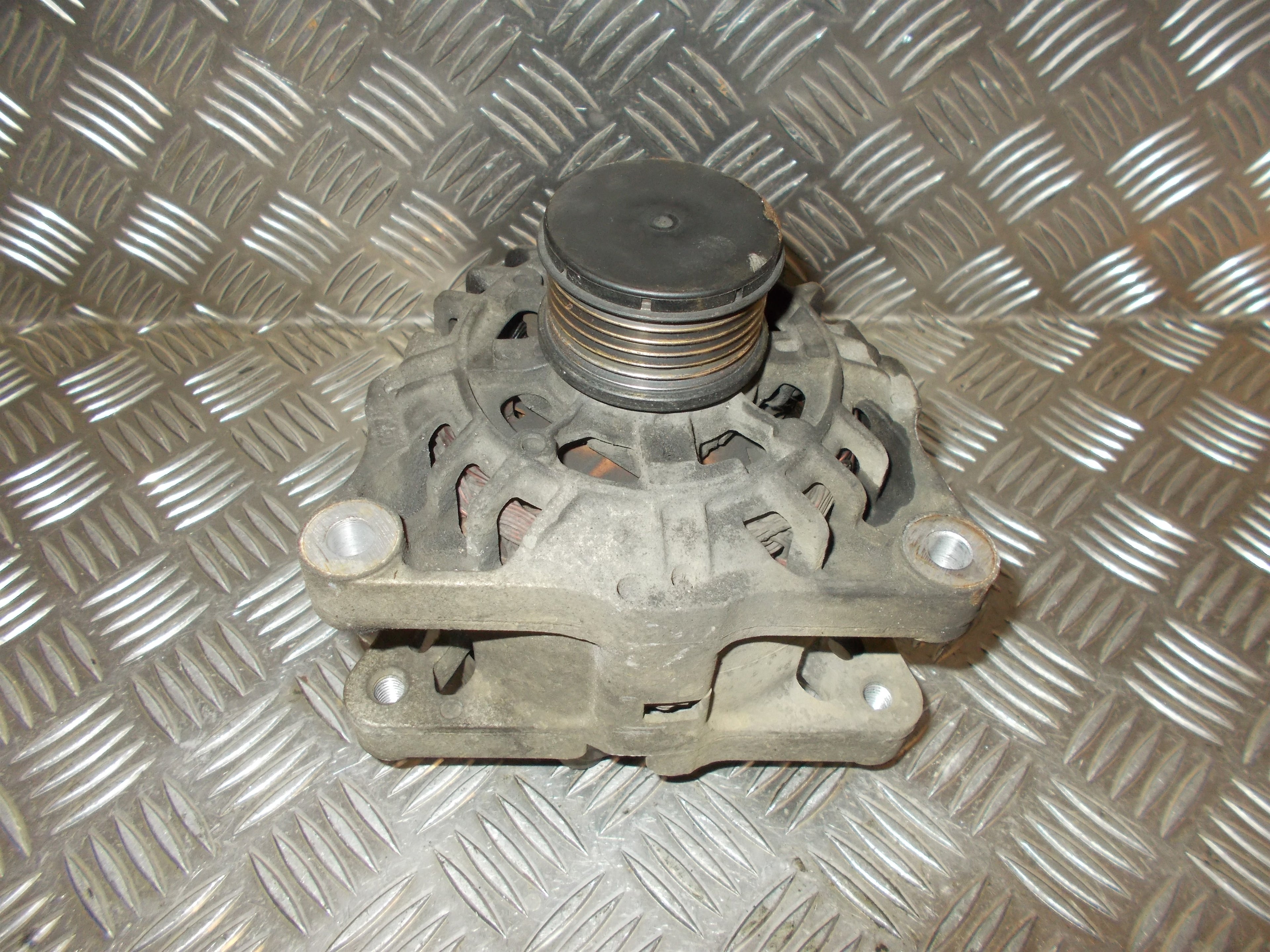 Peugeot Bipper Generator Med OEM Nr. 9663647980 Fra Peugeot Ophugger