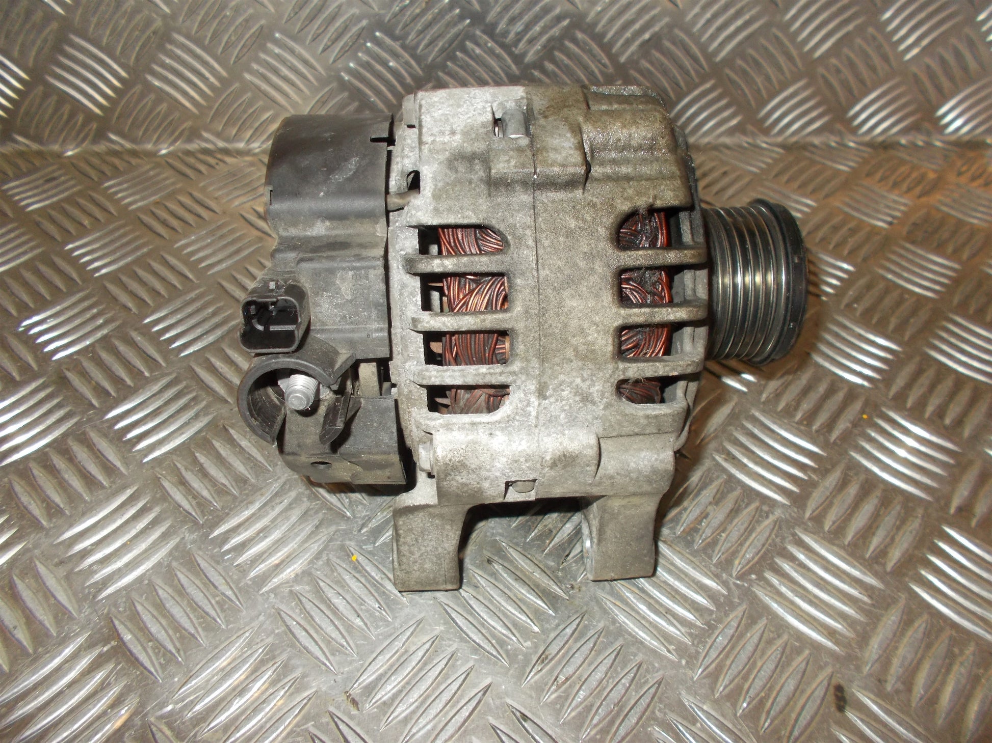 Peugeot Bipper Generator Med OEM Nr. 9664057480 Fra Peugeot Ophugger