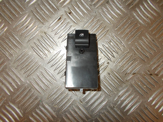 Opel Astra J Kontakt Rudehejs Med OEM Nr. 13301886 Fra Opel Ophugger