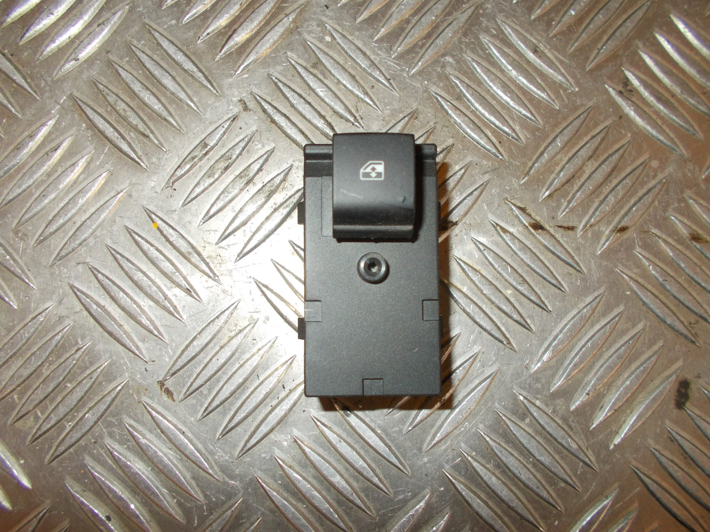 Opel Astra J Kontakt Rudehejs Med OEM Nr. 13301888 Fra Opel Ophugger