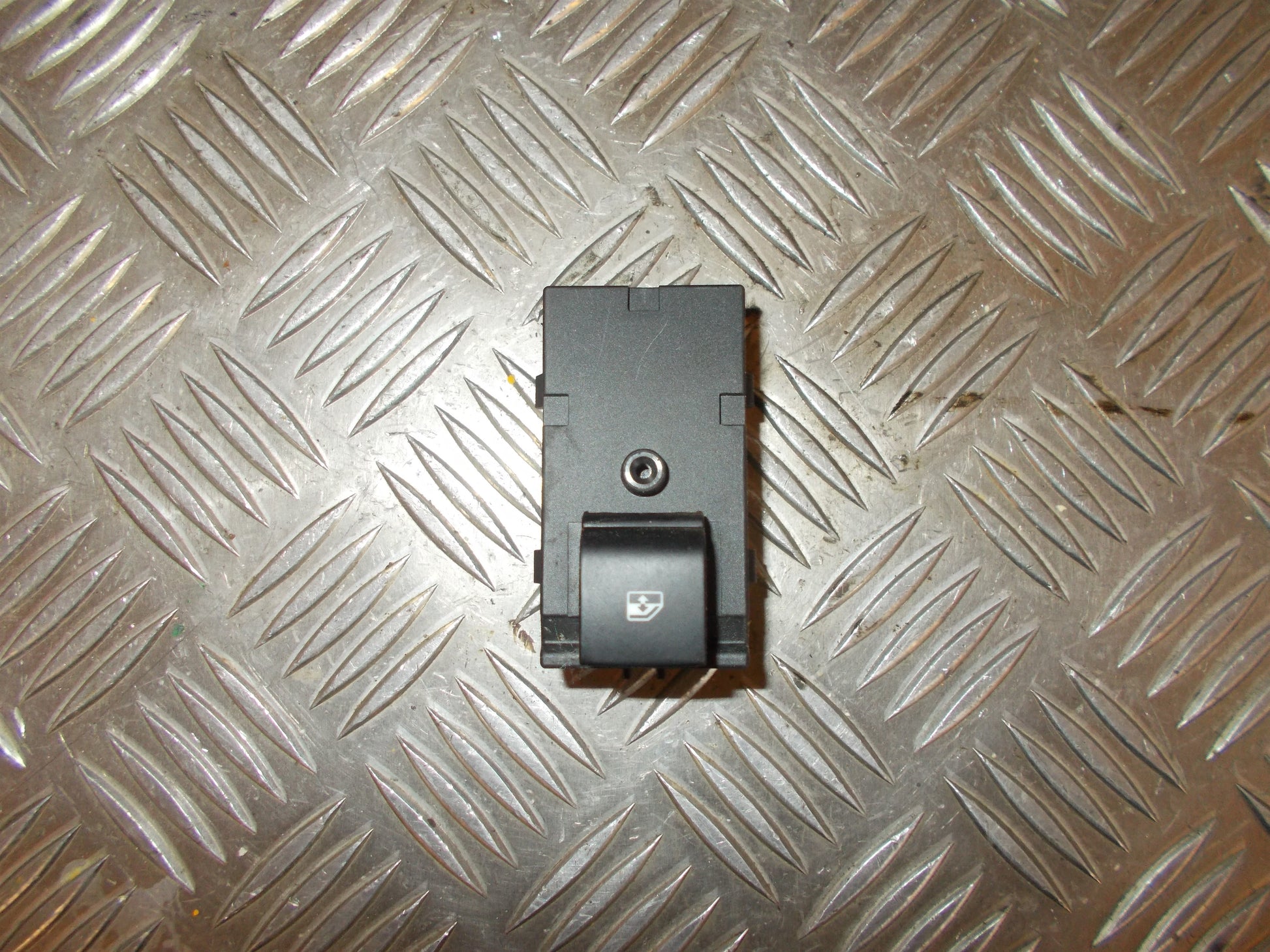 Opel Astra J Kontakt Rudehejs Med OEM Nr. 13301888 Fra Opel Ophugger