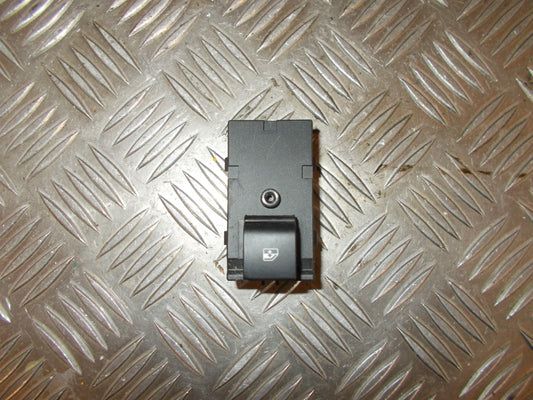 Opel Astra J Kontakt Rudehejs Med OEM Nr. 13301888 Fra Opel Ophugger