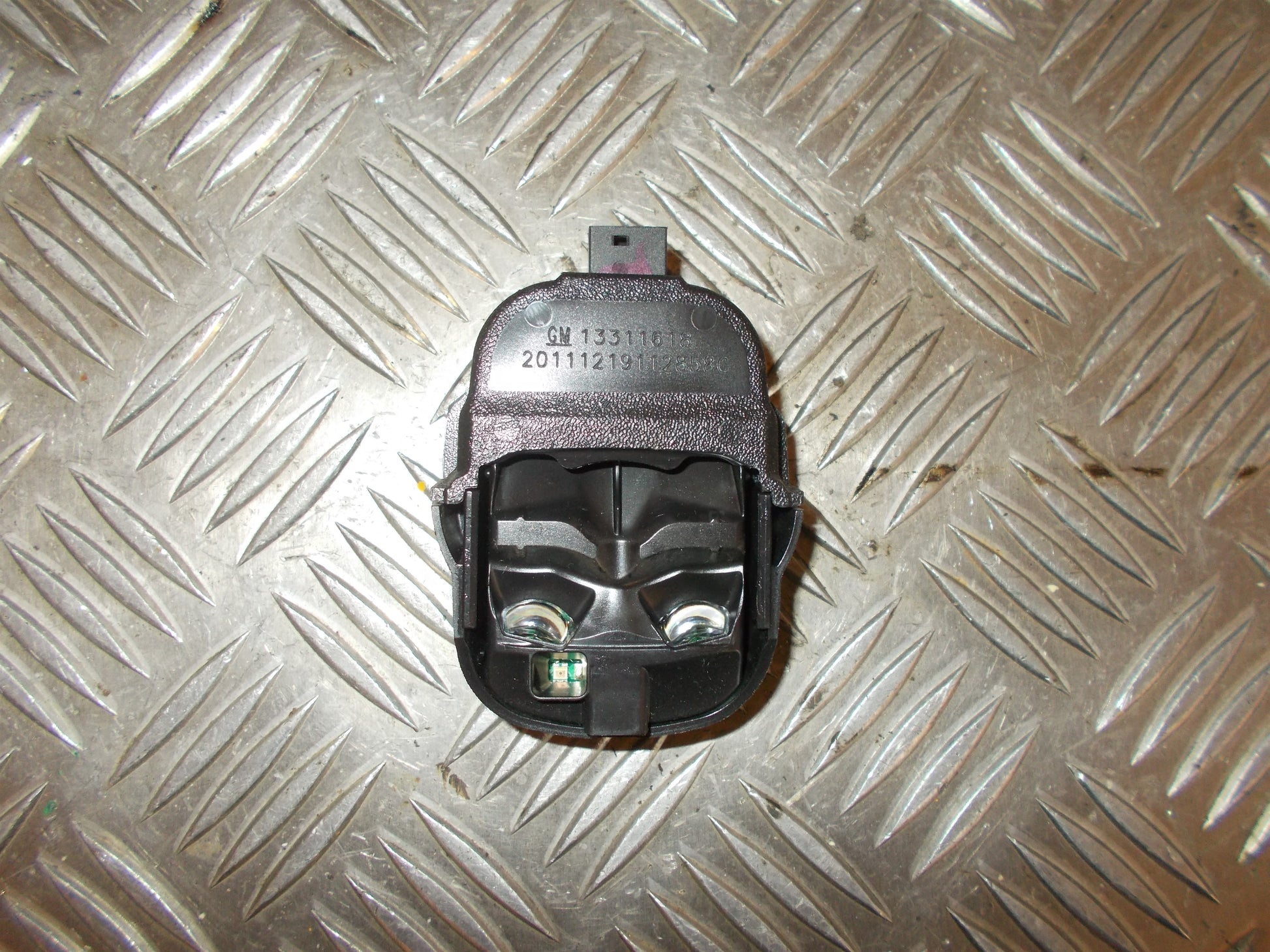 Opel Astra J Regnsensor Med OEM Nr. 13311618 Fra Opel Ophugger