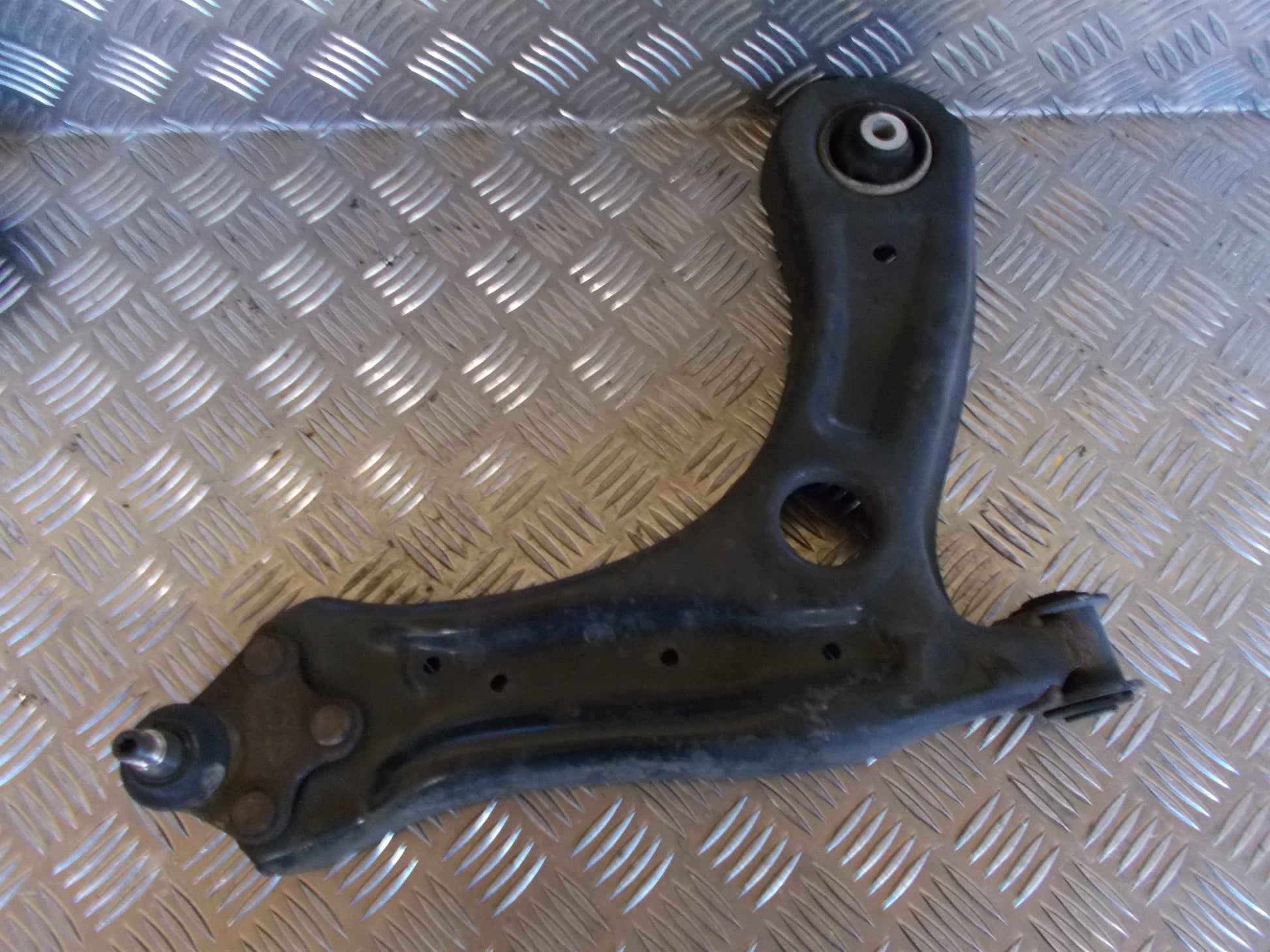 Seat Ibiza 6J Bærearm F.N. H Med OEM Nr. 6R0407152A Fra Seat Ophugger