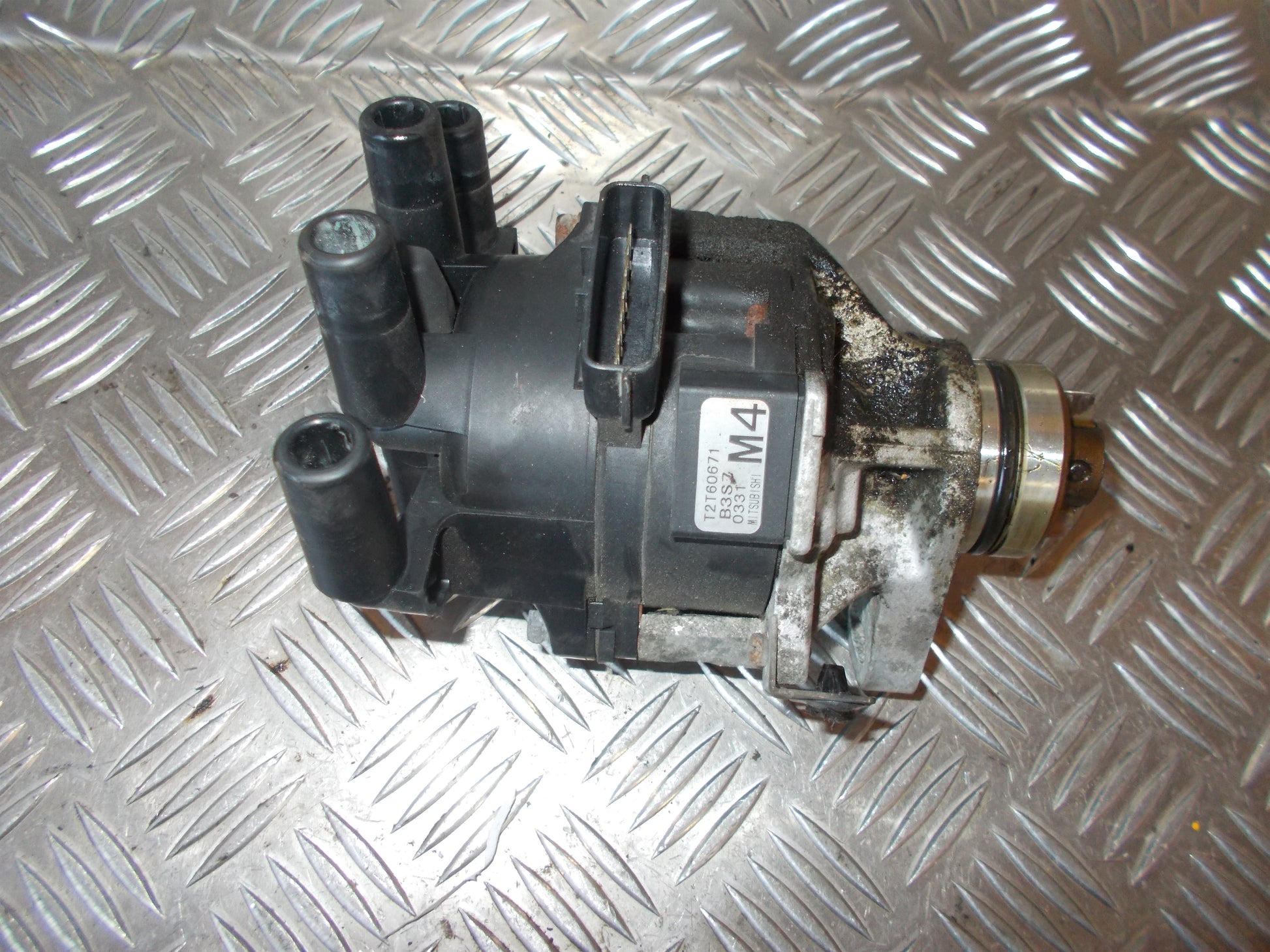 Mazda 323 F 5D BJ14 Strømfordeler El Med OEM Nr. Ophugger Fra Mazda Ophugger