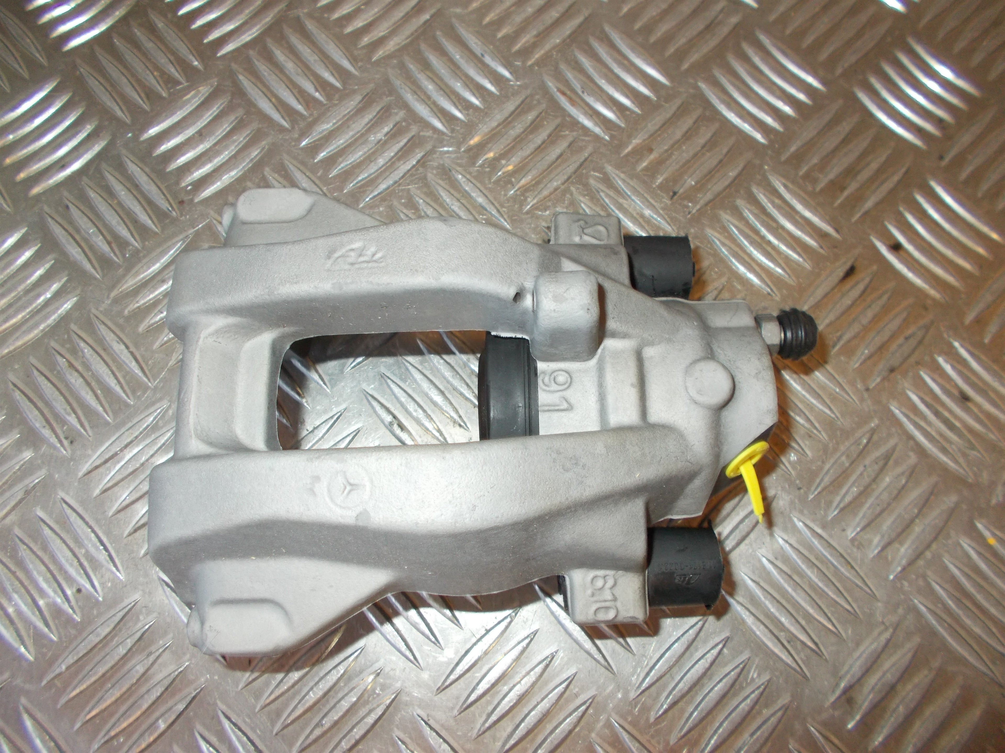 Mercedes E W211 Bremsekaliber Hb Med OEM Nr. A0024202883 Fra Mercedes Ophugger