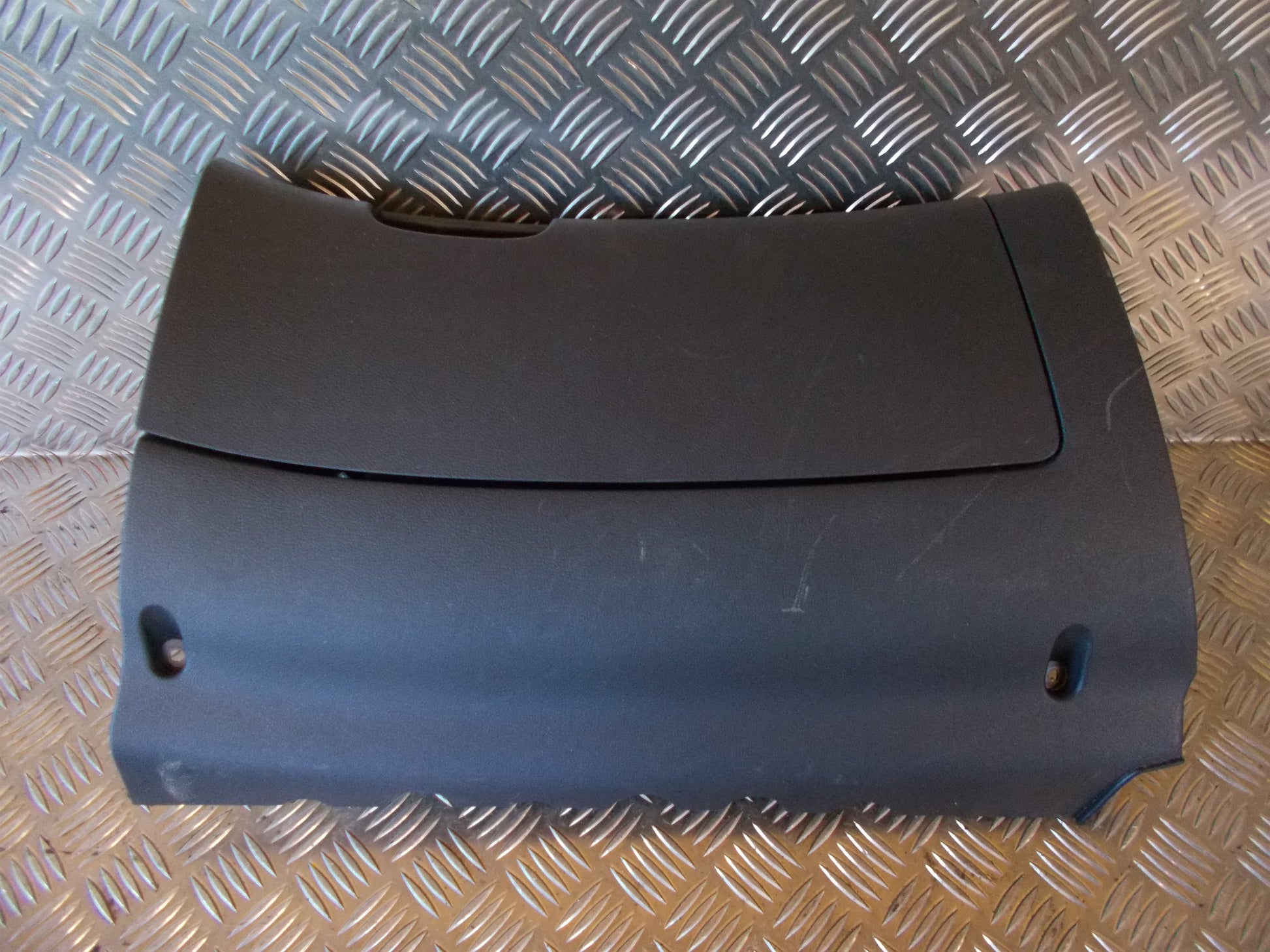 Skoda Octavia Handskerum Med OEM Nr. 1Z1857097L Fra Skoda Ophugger