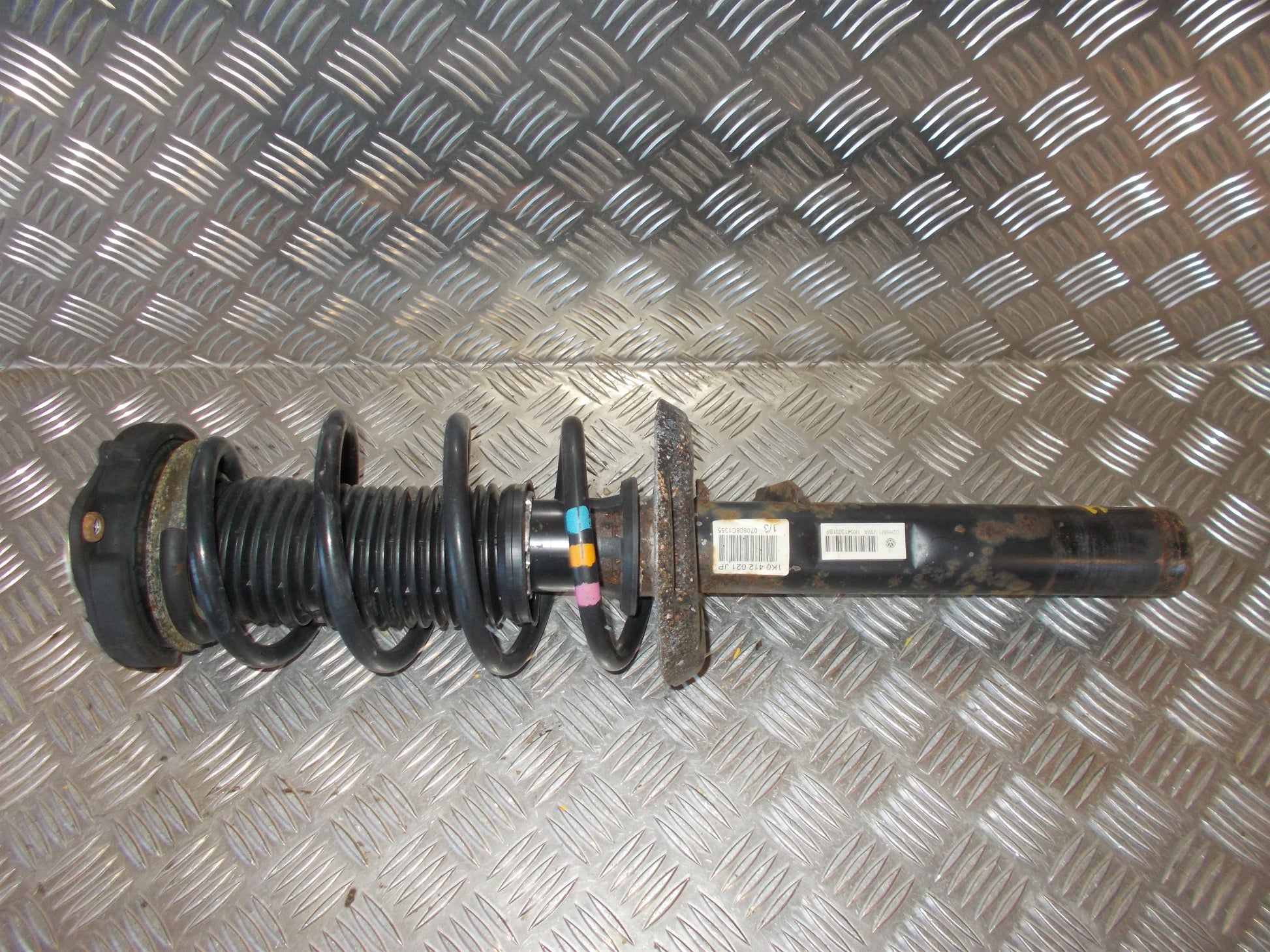 Skoda Octavia Fjederben For V Med OEM Nr. 1K0413031ED Fra Skoda Ophugger