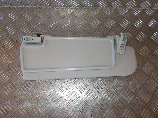 Skoda Octavia Solskærm Med OEM Nr. 1Z0857552R Fra Skoda Ophugger