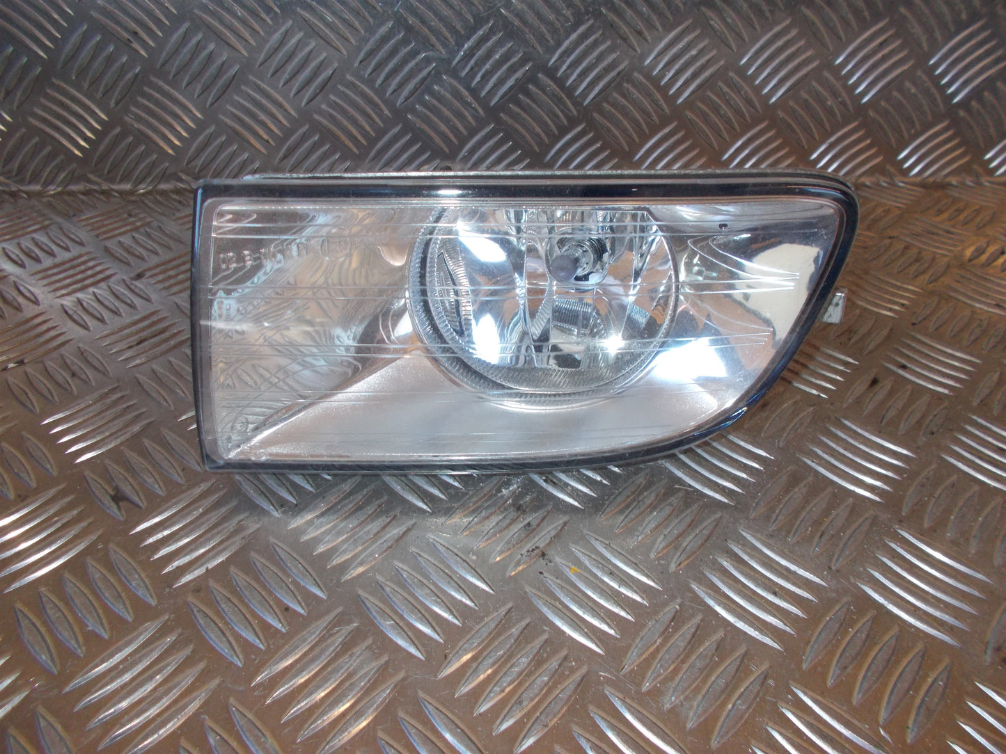 Skoda Octavia Tågelygte For Med OEM Nr. 1Z0941701A Fra Skoda Ophugger