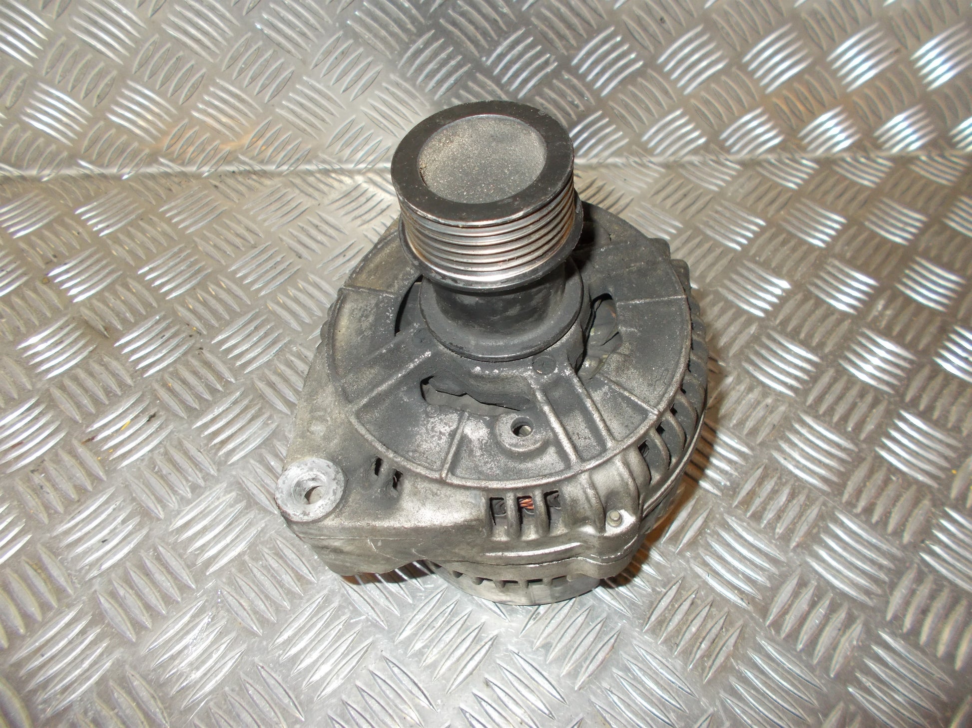 Saab 9‑5 Generator Med OEM Nr. 0123510096 Fra Saab Ophugger