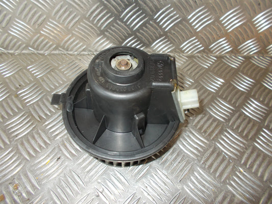 VW Golf 2 Varmeblæser Med OEM Nr. Ophugger Fra VW Ophugger