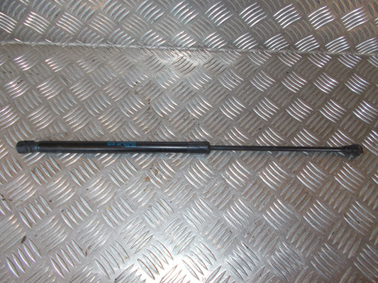 VW Polo 9N Bagklapsdæmper Med OEM Nr. 6Q6827550C Fra VW Ophugger