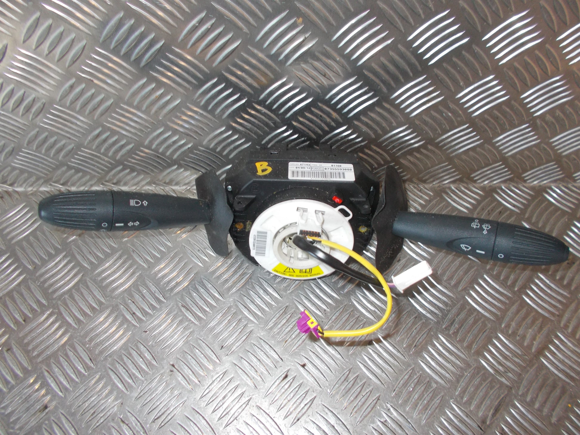 Ford Ka Kontakt Combi Med OEM Nr. 07355593080 Fra Ford Ophugger