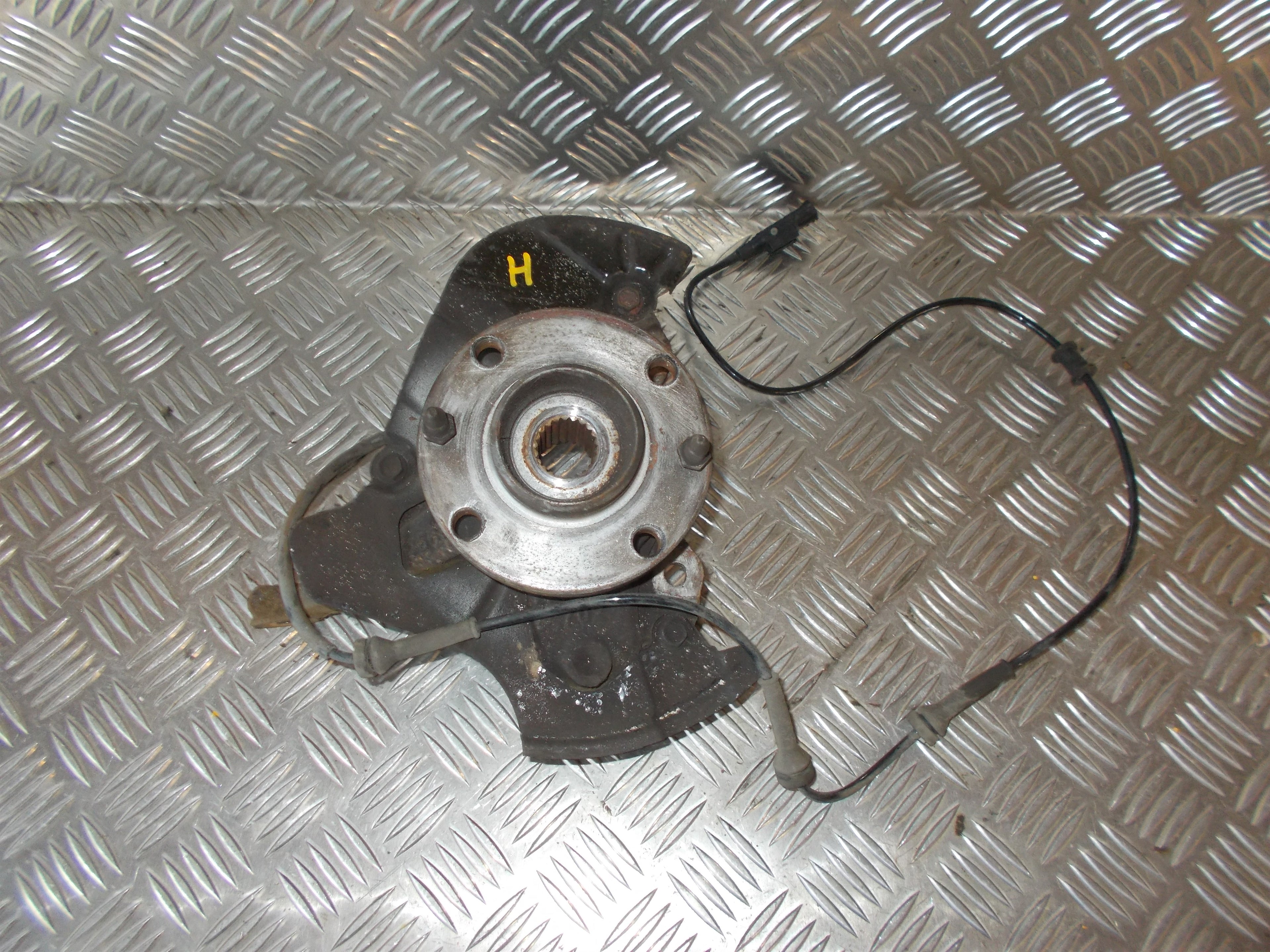 Ford Ka Spindel For H Med OEM Nr. 1639569 Fra Ford Ophugger