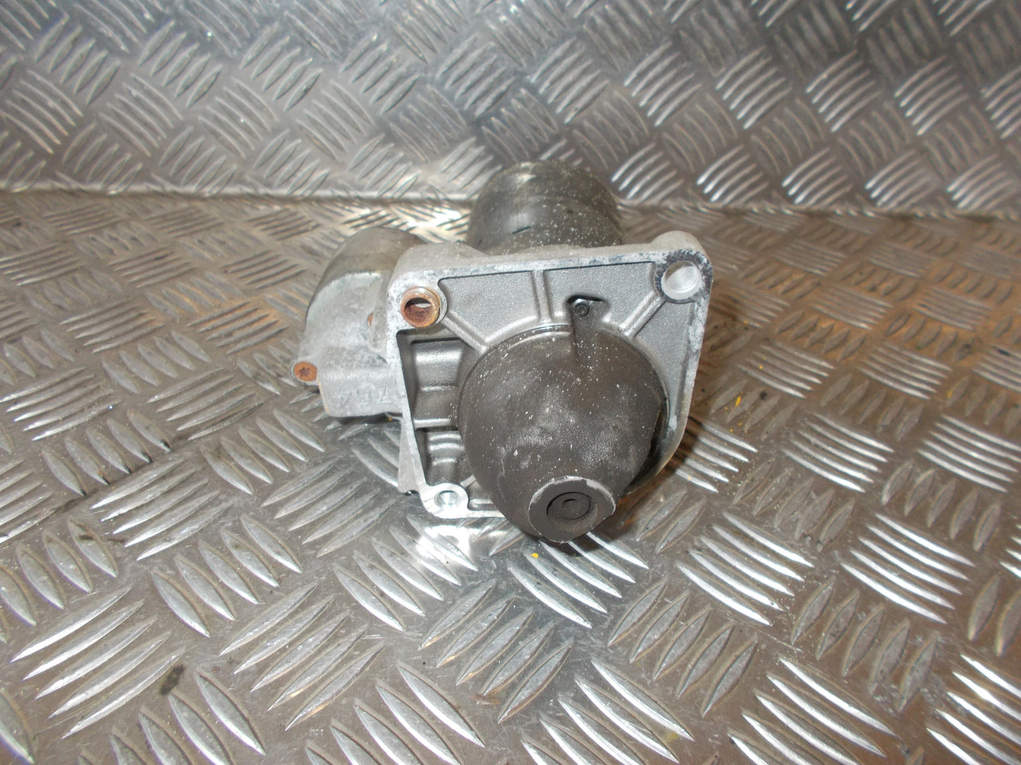Ford Ka Starter Med OEM Nr. 0001137012 Fra Ford Ophugger