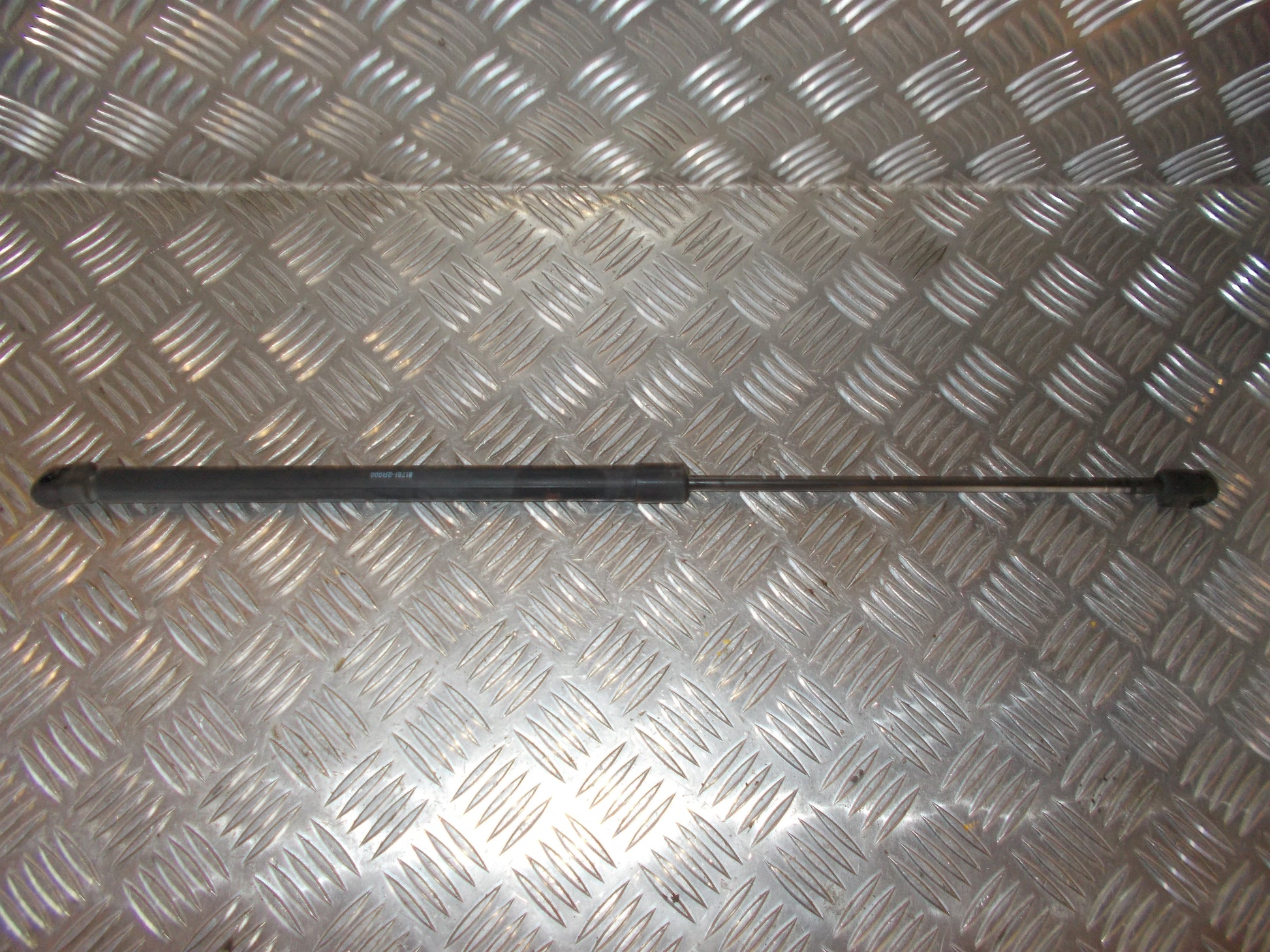 Hyundai I30 TM Bagklapsdæmper Med OEM Nr. 817712R000 Fra Hyundai Ophugger