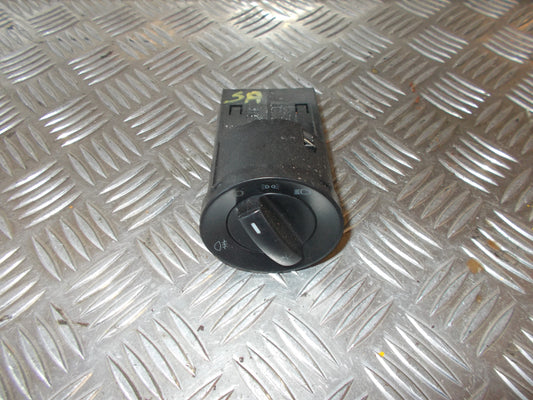 VW Polo 9N Kontakt Lys Med OEM Nr. 6Q0941531B Fra VW Ophugger