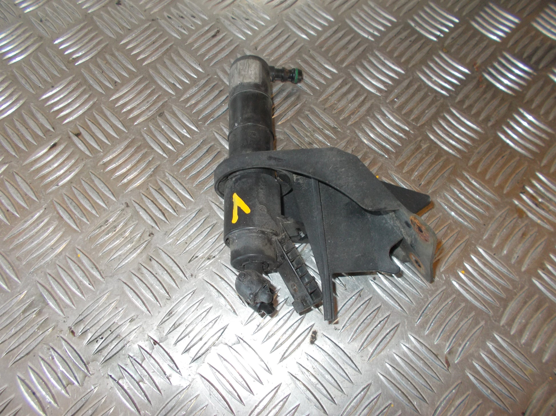 VW Polo 9N Sprinklerdyse Med OEM Nr. 6Q0955965A Fra VW Ophugger
