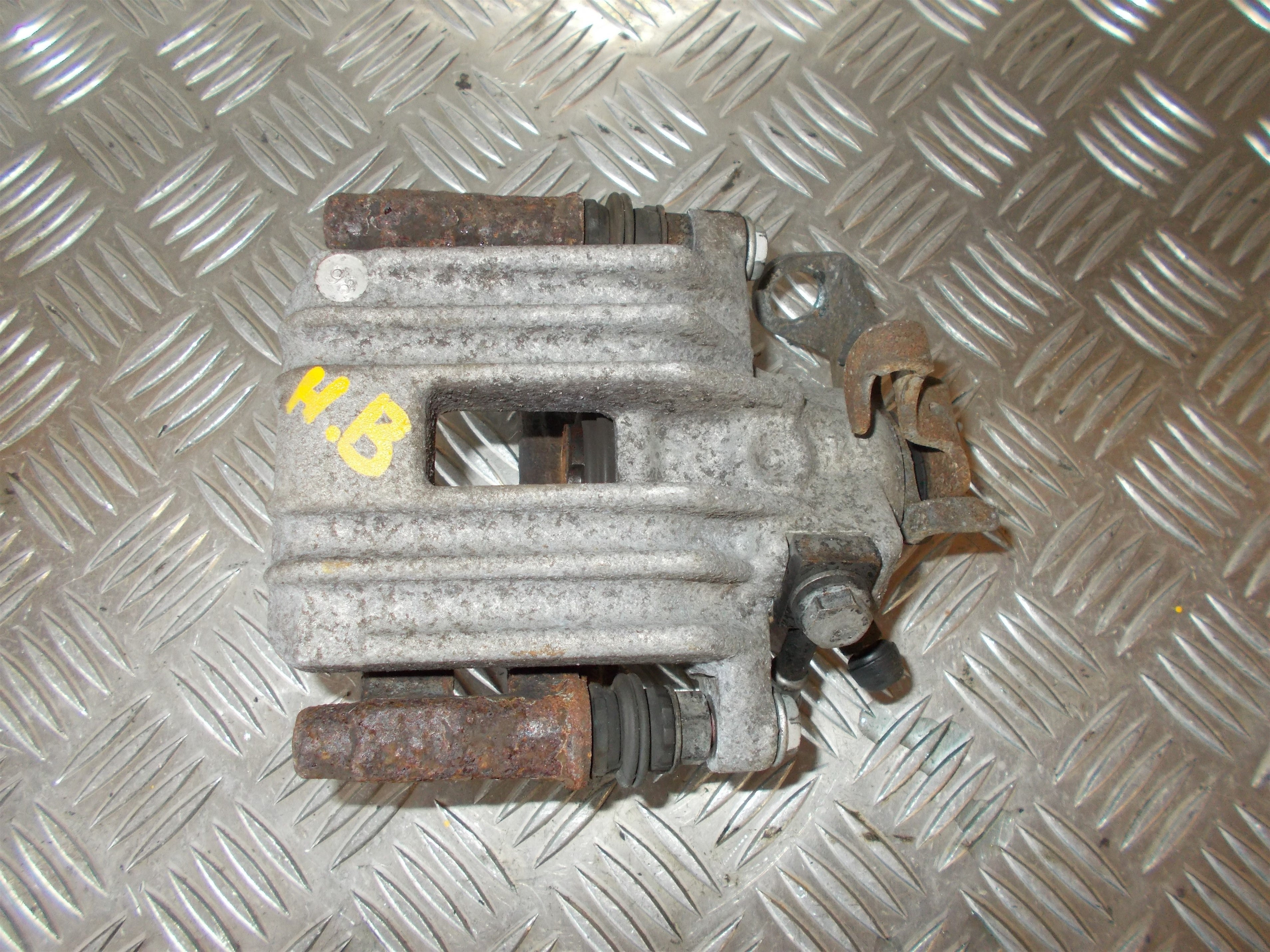 VW Polo 9N Bremsekaliber Hb Med OEM Nr. 6Q0615424A Fra VW Ophugger
