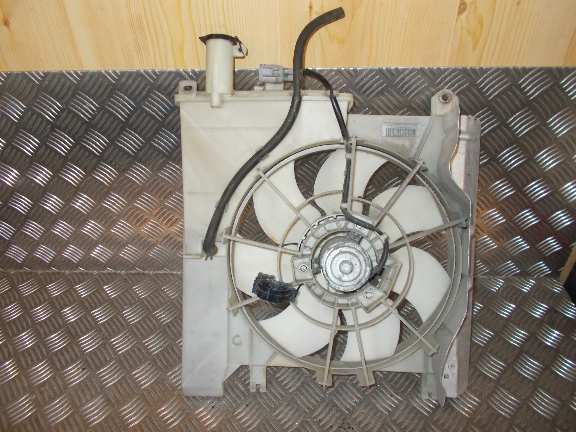 Citroen C1 Kølerblæser El Med OEM Nr. 1611826080 Fra Citroen Ophugger