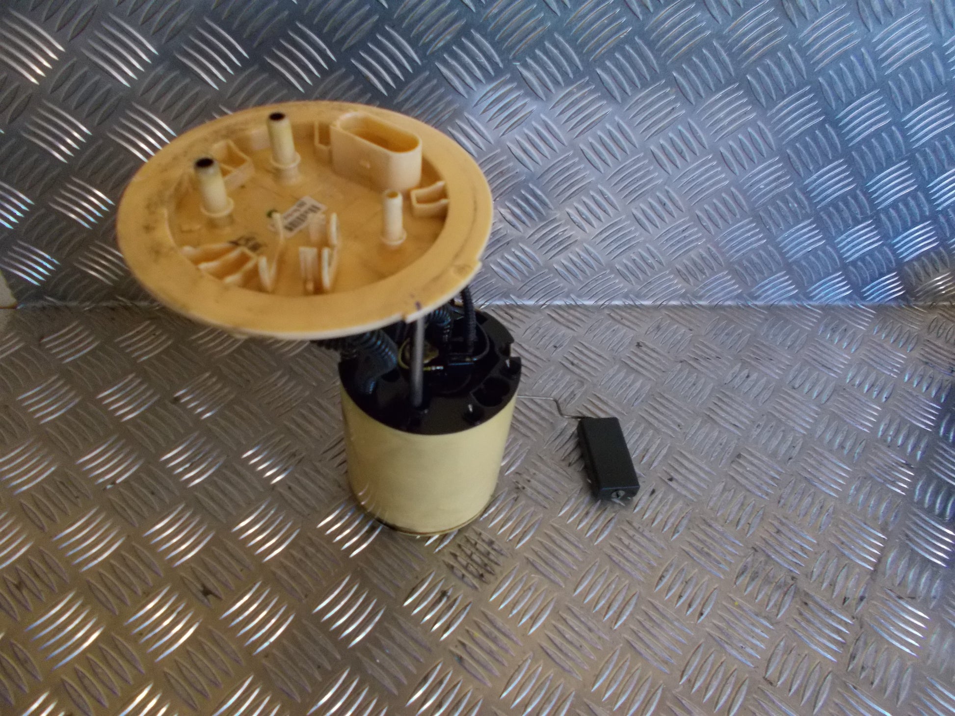 Audi A6 Benz/Brændstofpumpe El Med OEM Nr. 4F0919050 Fra Audi Ophugger