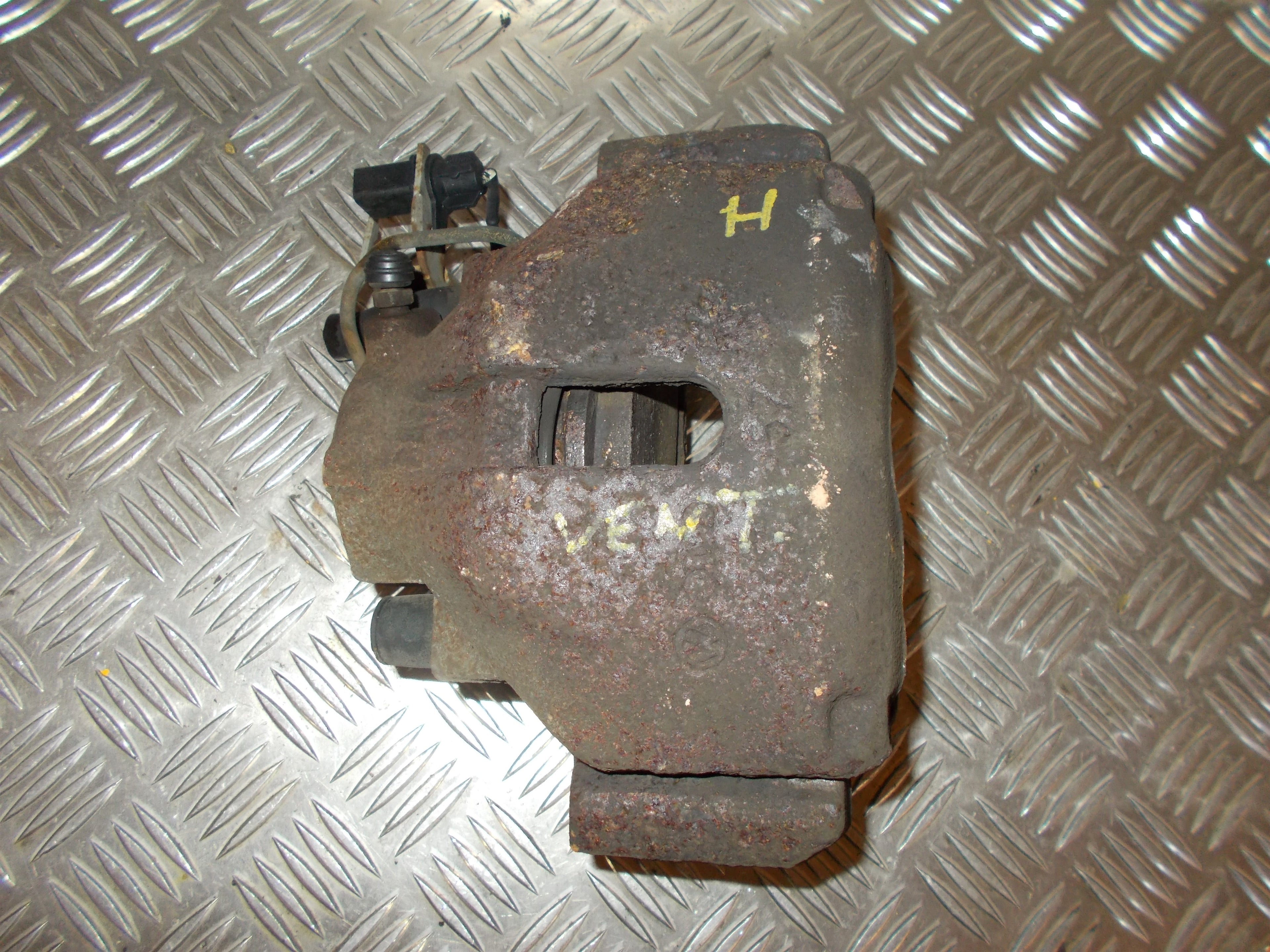 Audi A6 Bremsekaliber Hf Med OEM Nr. 4F0615124 Fra Audi Ophugger