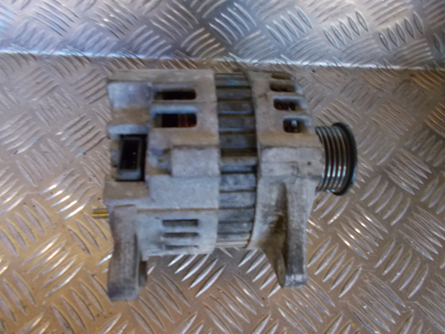 Chevrolet Tacuma Generator Med OEM Nr. Ophugger Fra Chevrolet Ophugger