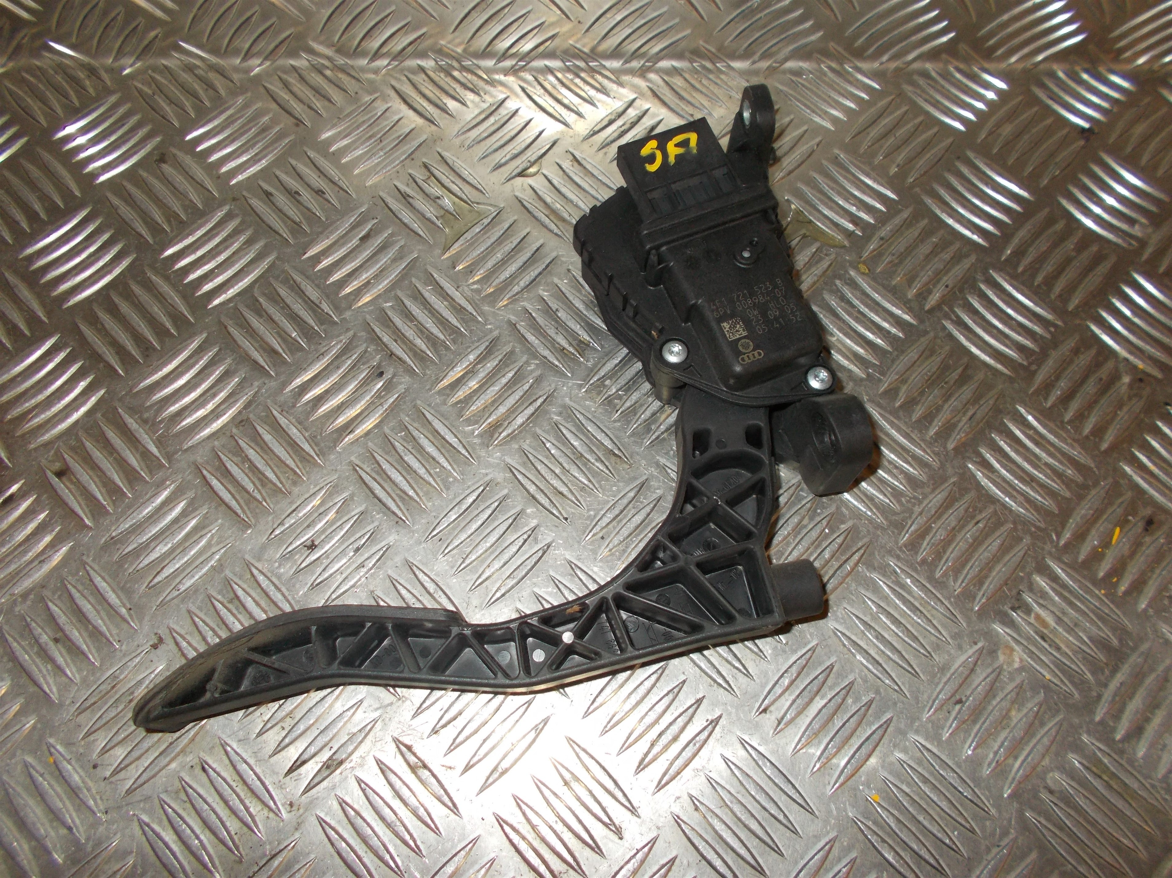 Audi A6 Speederpedal Med OEM Nr. 4F1721523B Fra Audi Ophugger