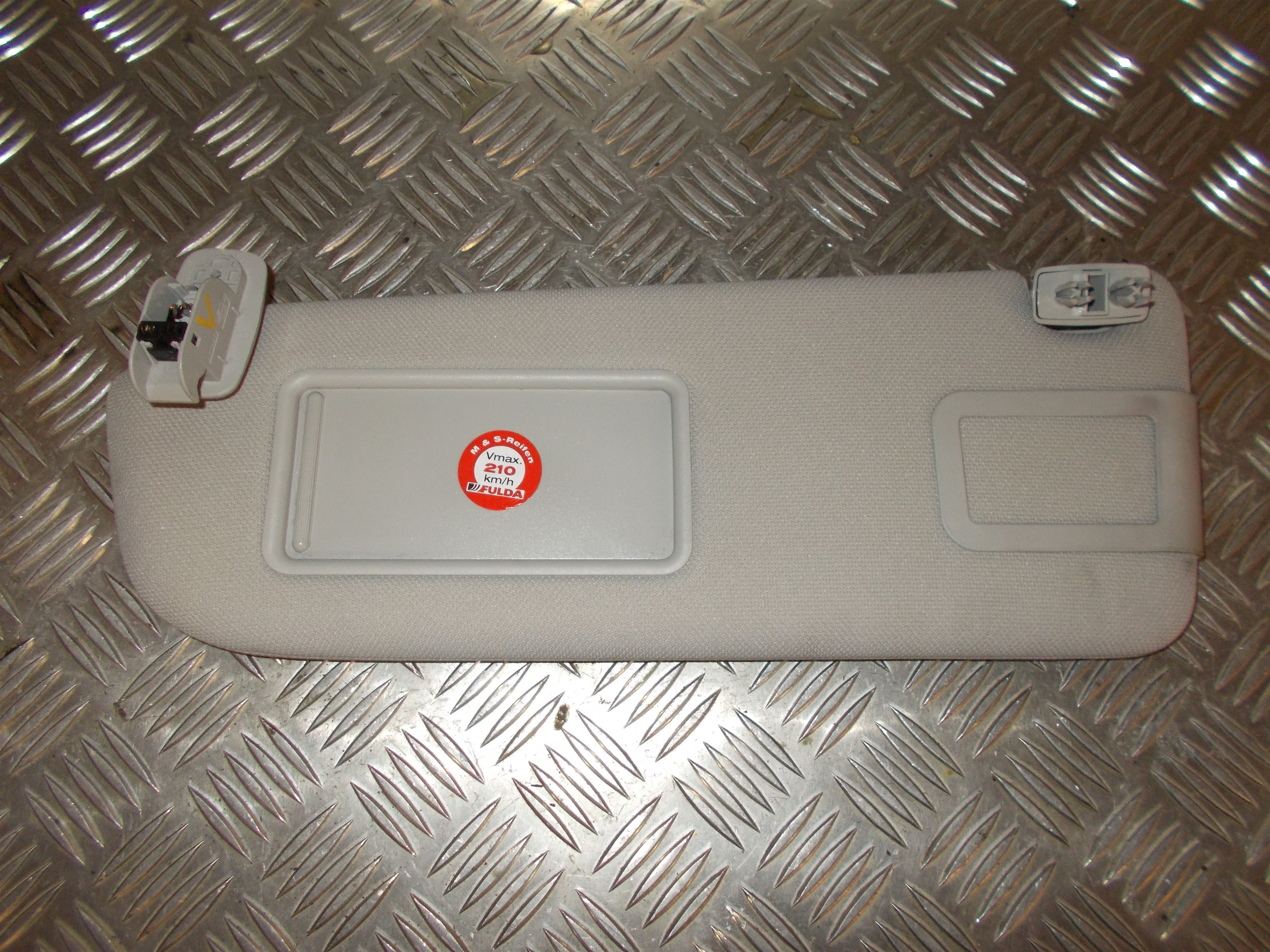 Audi A6 Solskærm Med OEM Nr. 4F0857551P Fra Audi Ophugger