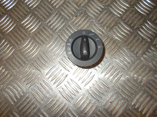 Audi A6 Kontakt Lys Med OEM Nr. 4F1941531D Fra Audi Ophugger