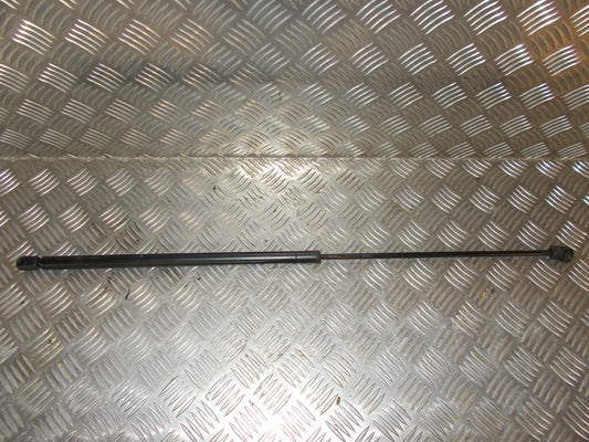 Audi A6 Fronthjelmsdæmper Med OEM Nr. 4F0823359A Fra Audi Ophugger